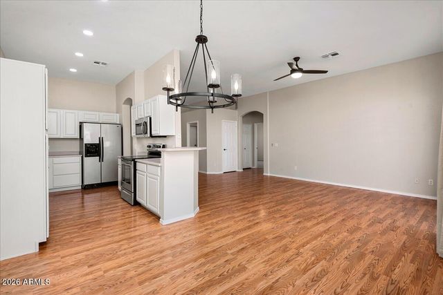 24225 N 39TH Avenue, Glendale, AZ 85310