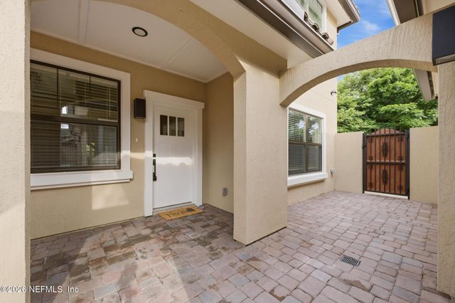8863 AMALFI Court, Jacksonville, FL 32217