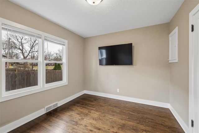 1407 41st Place, Des Moines, IA 50311