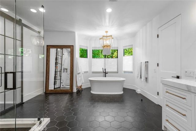 24011 Alder Place, Calabasas, CA 91302