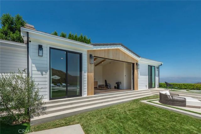 24011 Alder Place, Calabasas, CA 91302