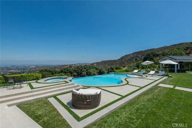 24011 Alder Place, Calabasas, CA 91302