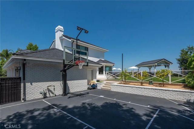 24011 Alder Place, Calabasas, CA 91302