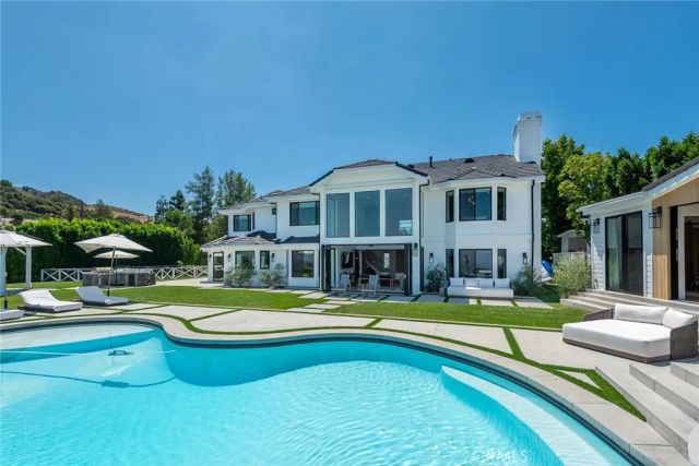 24011 Alder Place, Calabasas, CA 91302
