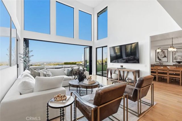 24011 Alder Place, Calabasas, CA 91302