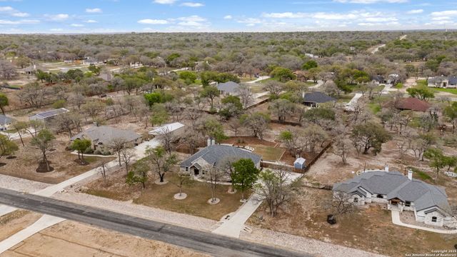 141 Hidden Pond, Adkins, TX 78101