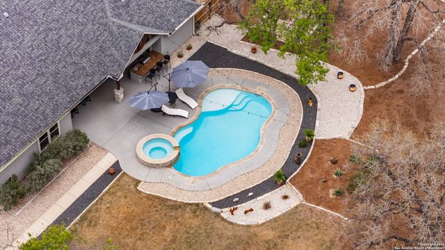 141 Hidden Pond, Adkins, TX 78101