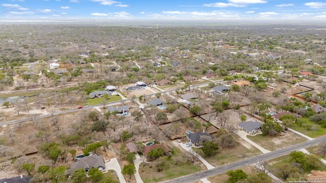 141 Hidden Pond, Adkins, TX 78101