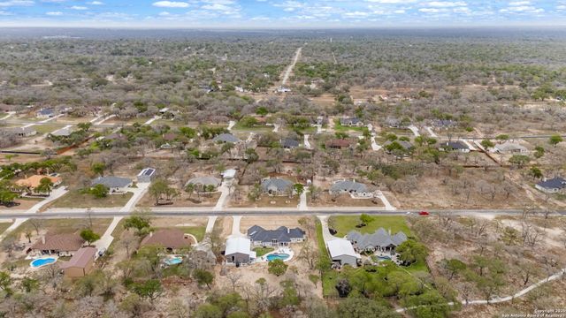 141 Hidden Pond, Adkins, TX 78101