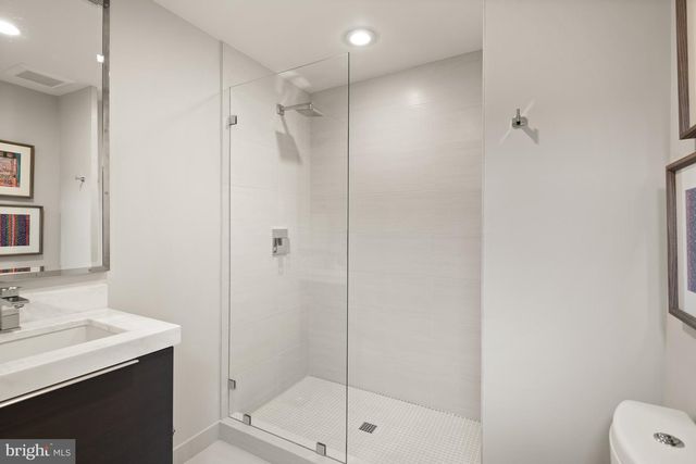 3043 P STREET, Washington, DC 20007