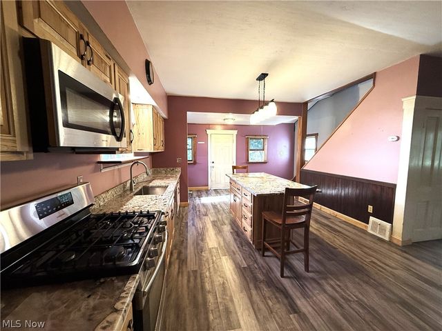 10302 State Road, North Royalton, OH 44133