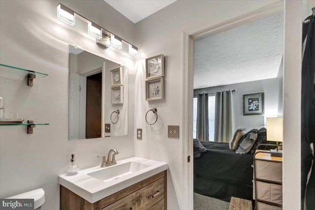 6677 SPRING MILL, Baltimore, MD 21207