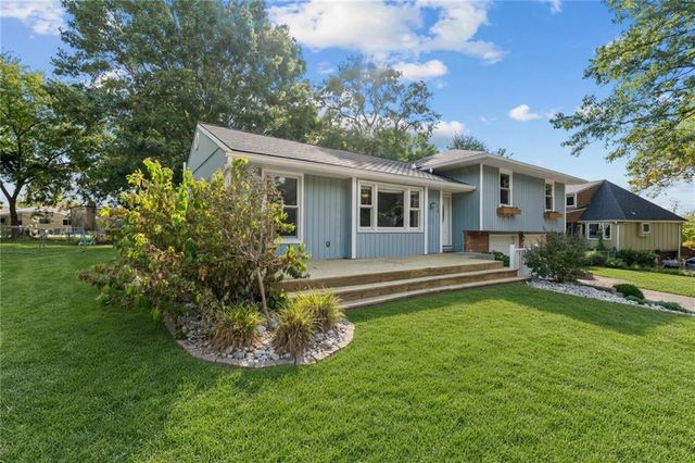 105 Tuscarora Lane, Lake Winnebago, MO 64034