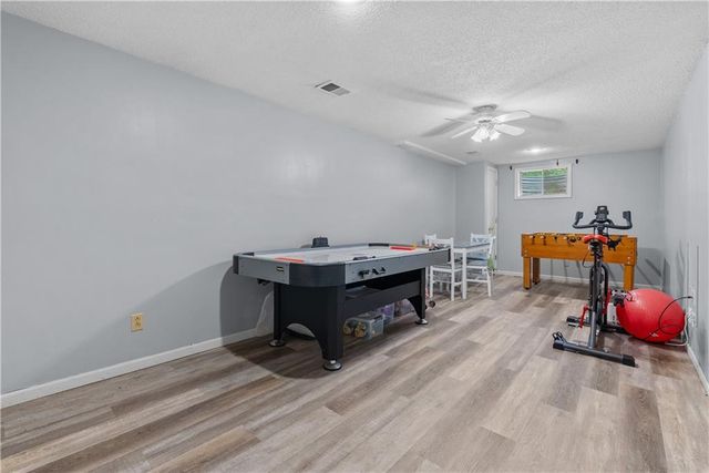 105 Tuscarora Lane, Lake Winnebago, MO 64034