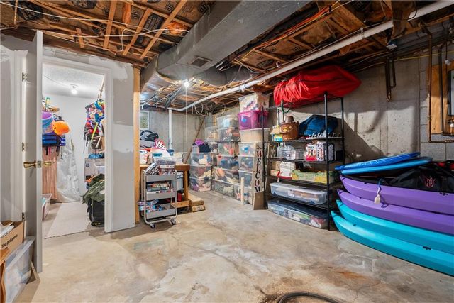 105 Tuscarora Lane, Lake Winnebago, MO 64034
