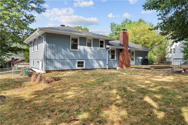 105 Tuscarora Lane, Lake Winnebago, MO 64034