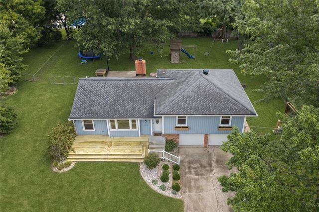 105 Tuscarora Lane, Lake Winnebago, MO 64034