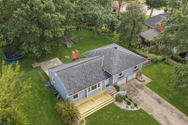 105 Tuscarora Lane, Lake Winnebago, MO 64034