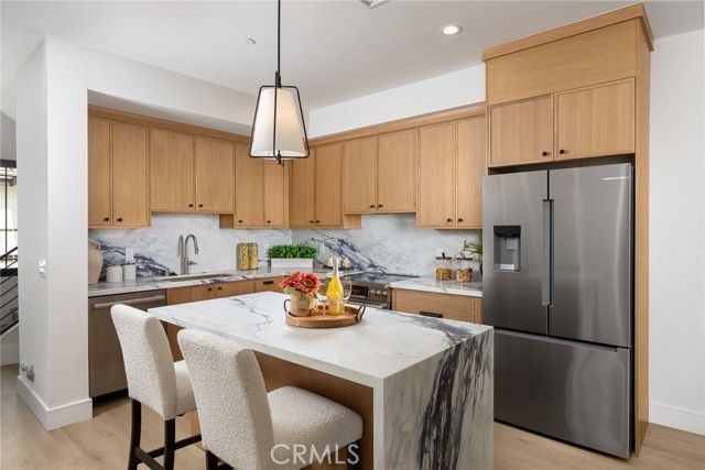 832 Sunset B, Arcadia, CA 91007
