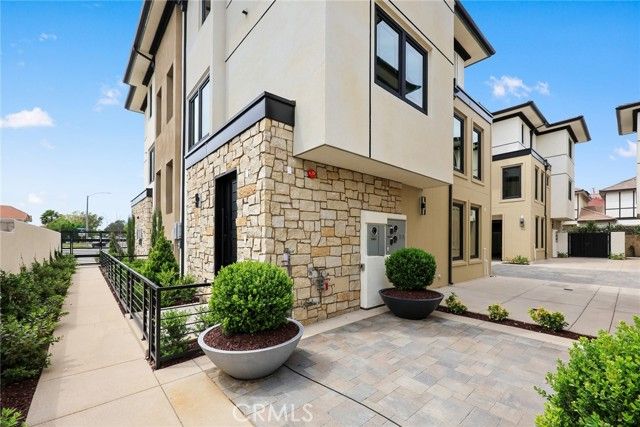 832 Sunset B, Arcadia, CA 91007