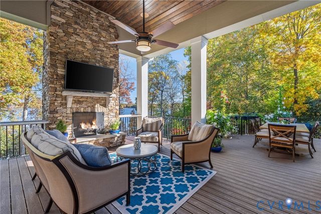 5304 Beechwood Point Ct, Midlothian, VA 23112