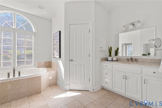 5304 Beechwood Point Ct, Midlothian, VA 23112