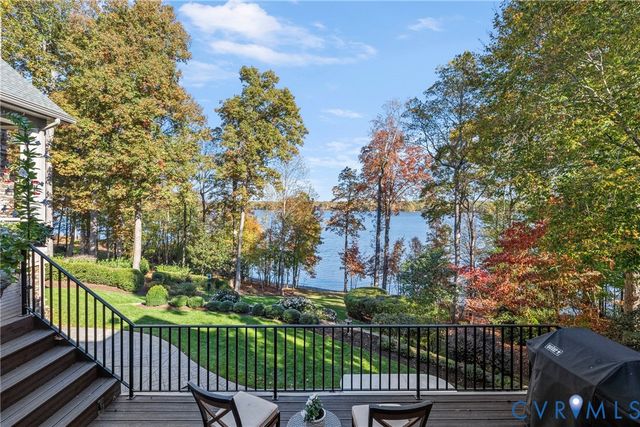 5304 Beechwood Point Ct, Midlothian, VA 23112