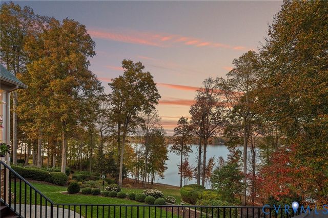 5304 Beechwood Point Ct, Midlothian, VA 23112