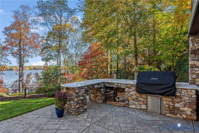 5304 Beechwood Point Ct, Midlothian, VA 23112