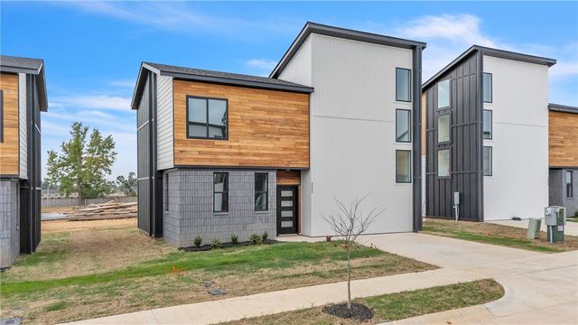 2604 W Bonnie Lane, Rogers, AR 72758