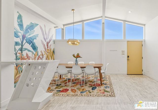 547 N Sunrise Way, Palm Springs, CA 92262