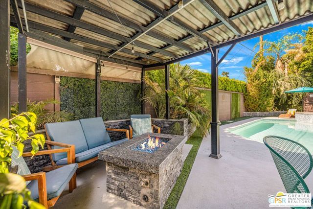 547 N Sunrise Way, Palm Springs, CA 92262