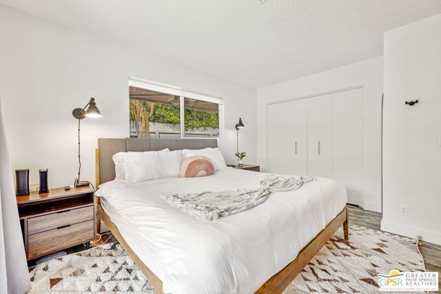 547 N Sunrise Way, Palm Springs, CA 92262