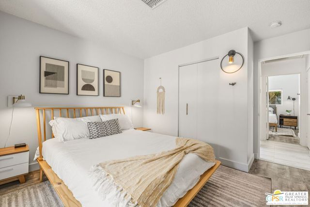 547 N Sunrise Way, Palm Springs, CA 92262