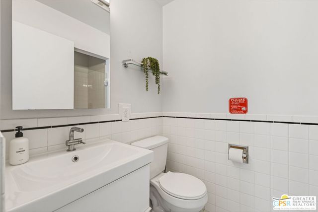 547 N Sunrise Way, Palm Springs, CA 92262