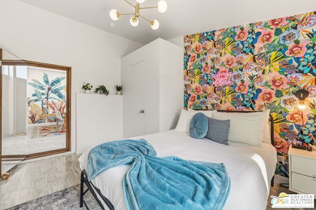 547 N Sunrise Way, Palm Springs, CA 92262