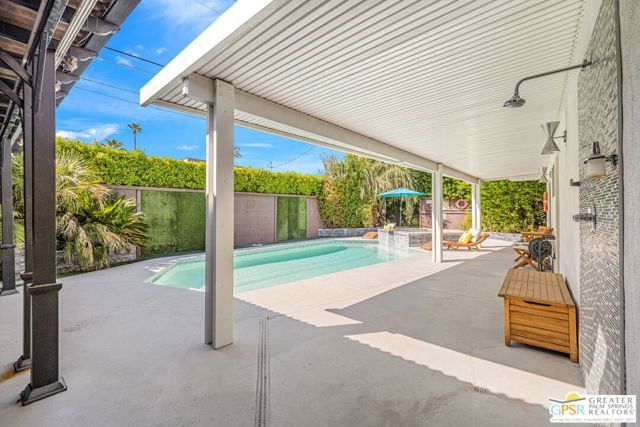 547 N Sunrise Way, Palm Springs, CA 92262