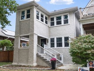 828 Wesley Avenue, Oak Park, IL 60304