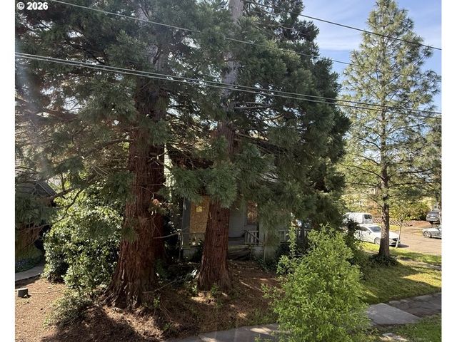 1410 E 20TH Ave, Eugene, OR 97403