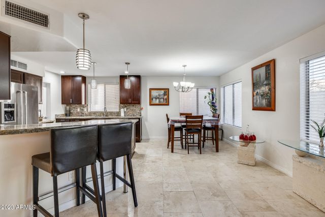 2022 E WAHALLA Lane, Phoenix, AZ 85024