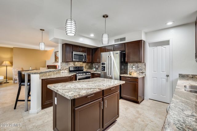 2022 E WAHALLA Lane, Phoenix, AZ 85024