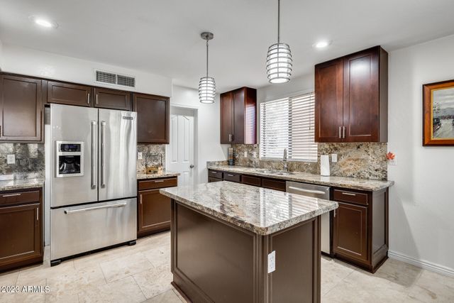 2022 E WAHALLA Lane, Phoenix, AZ 85024