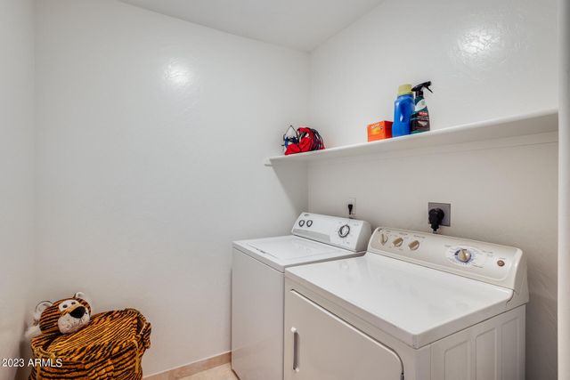 2022 E WAHALLA Lane, Phoenix, AZ 85024