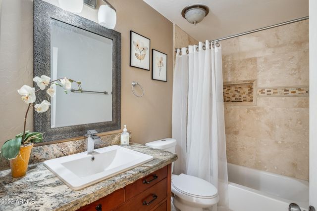 2022 E WAHALLA Lane, Phoenix, AZ 85024