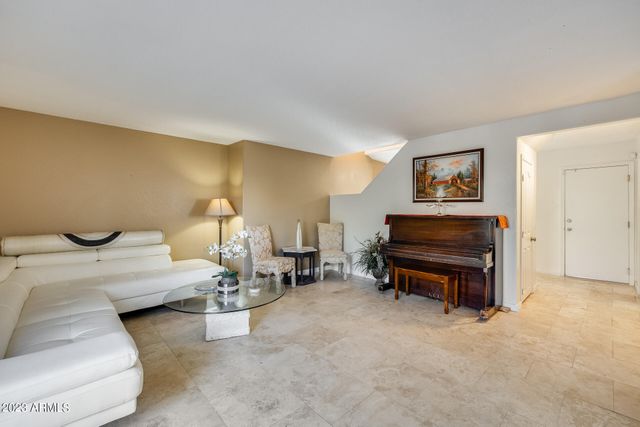 2022 E WAHALLA Lane, Phoenix, AZ 85024