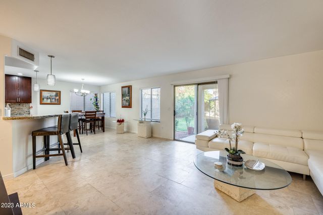 2022 E WAHALLA Lane, Phoenix, AZ 85024