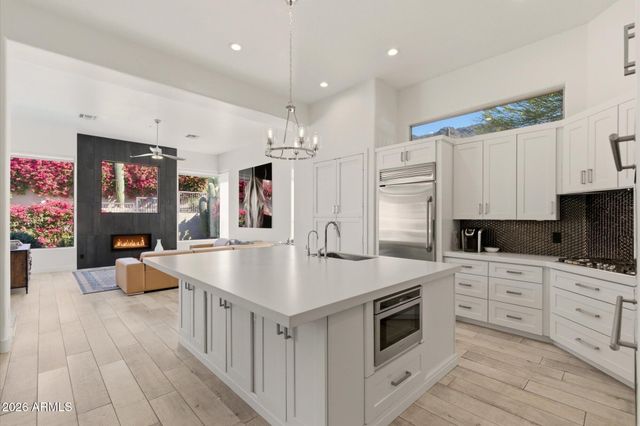 13778 E CHARTER OAK Drive, Scottsdale, AZ 85259