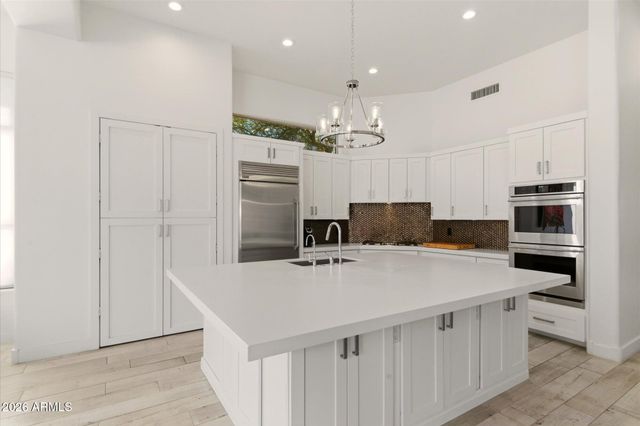 13778 E CHARTER OAK Drive, Scottsdale, AZ 85259