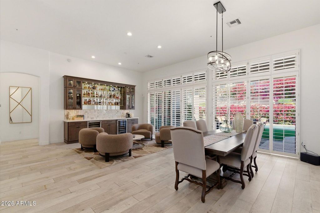 Image 13 of property listing at 13778 E CHARTER OAK Drive, Scottsdale, AZ 85259