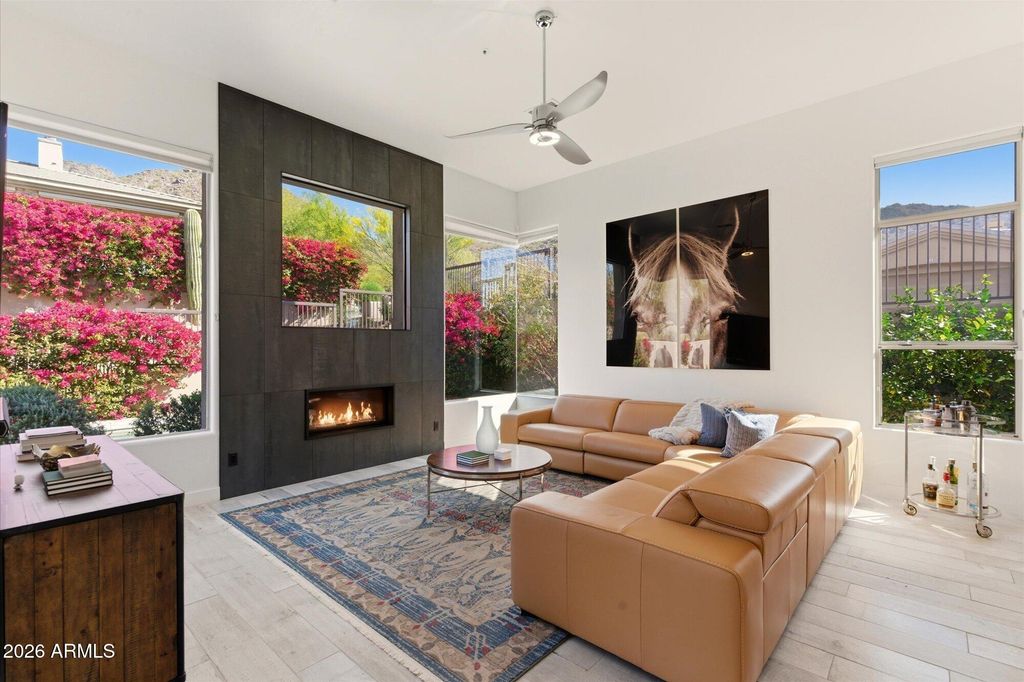 Image 14 of property listing at 13778 E CHARTER OAK Drive, Scottsdale, AZ 85259